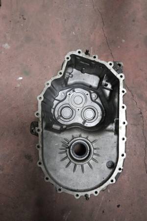 FORD CUSTOM 300 L 155 PS ÇIKMA PARÇA   ŞANZIMAN ÜST MUHAFAZASI